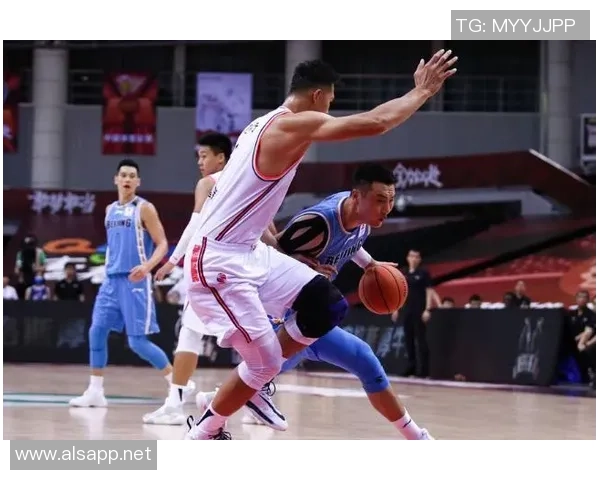 CBA辽宁队与北京队精彩对决瞬间回顾及赛场氛围全景展示 CBA辽宁队与北京队精彩对决瞬间回顾及赛场氛围全景展示