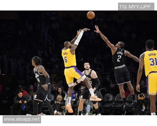 湖人火箭对决精彩回顾178分大战背后的战术与球员表现分析